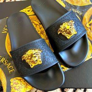 VERSACE Palazzo Slides